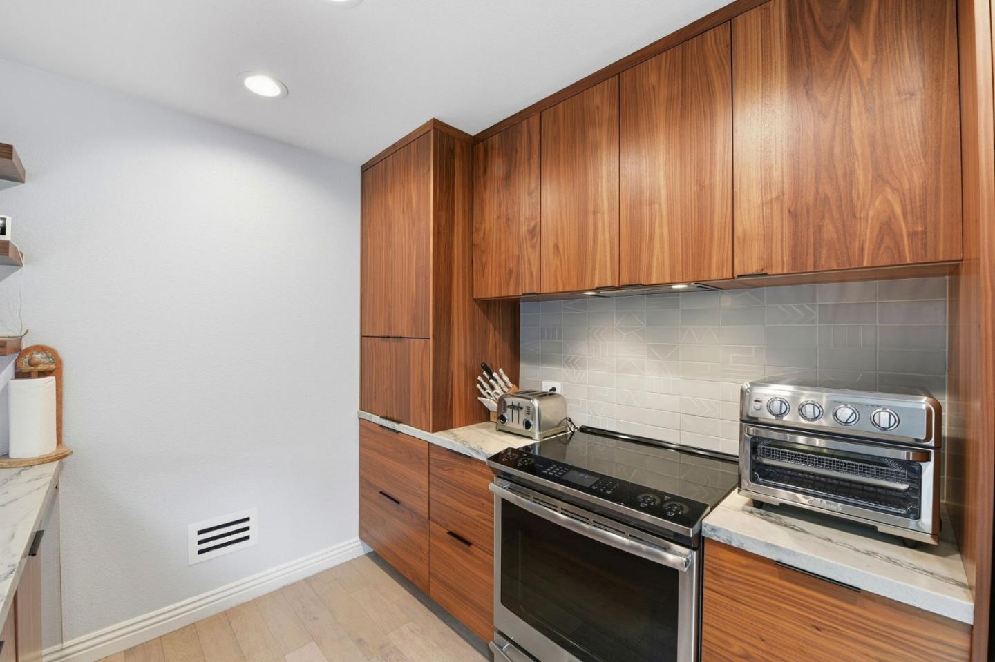 Photo #10: ML82045428 Listing: Photo #10