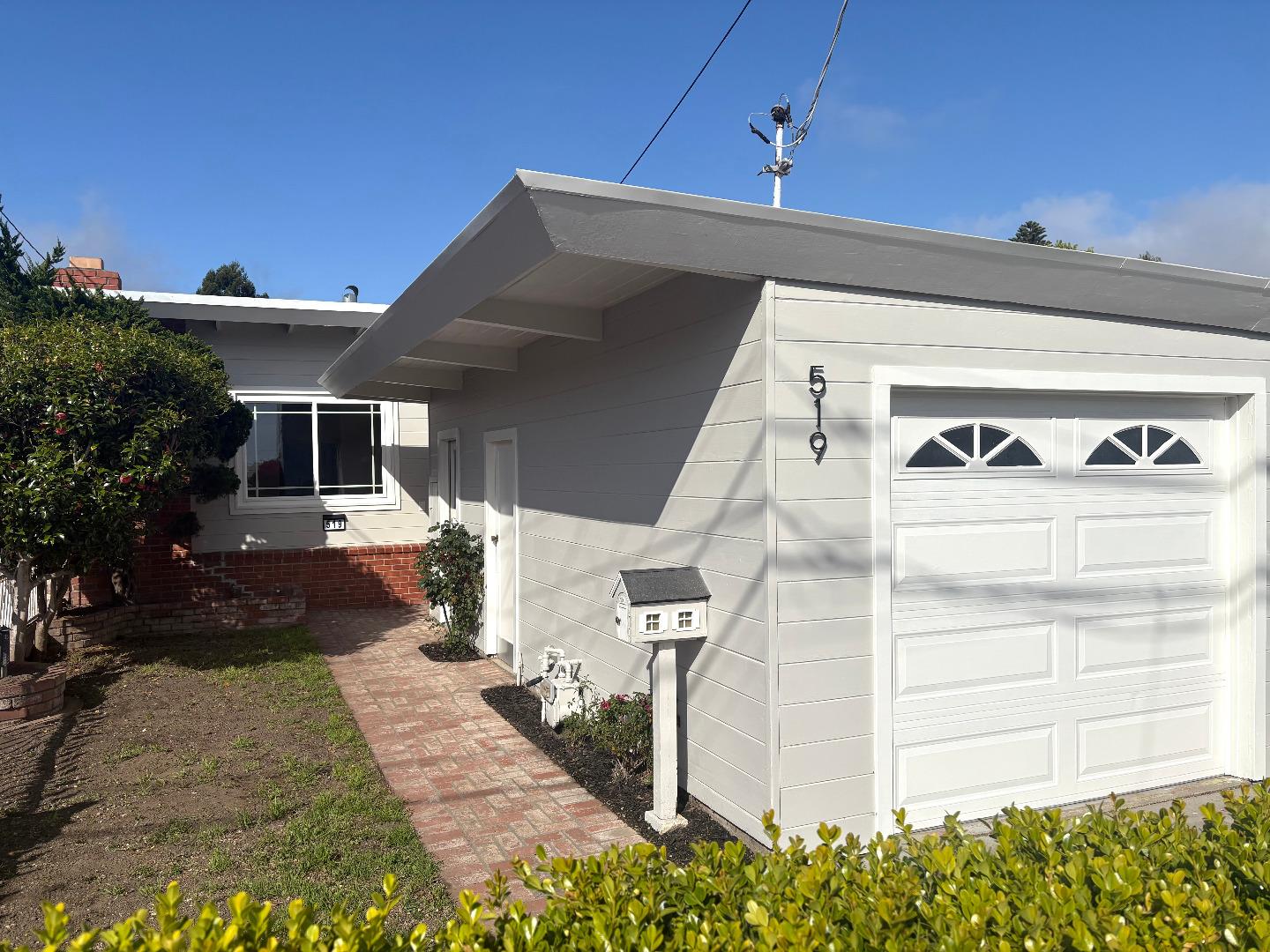 Front Image Thumbnail for ML82045494