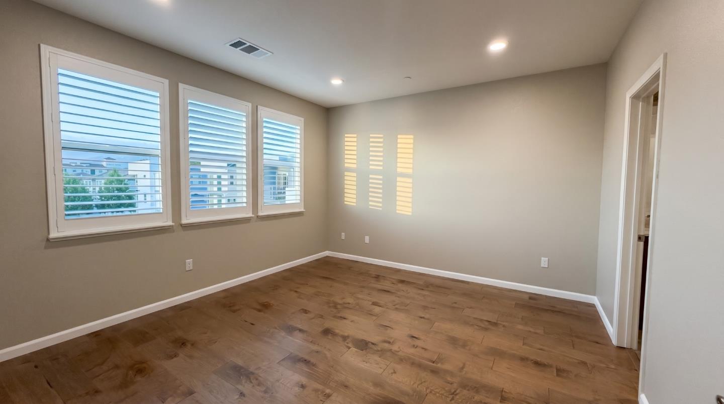Photo #5: ML82045538 Listing: Photo #5