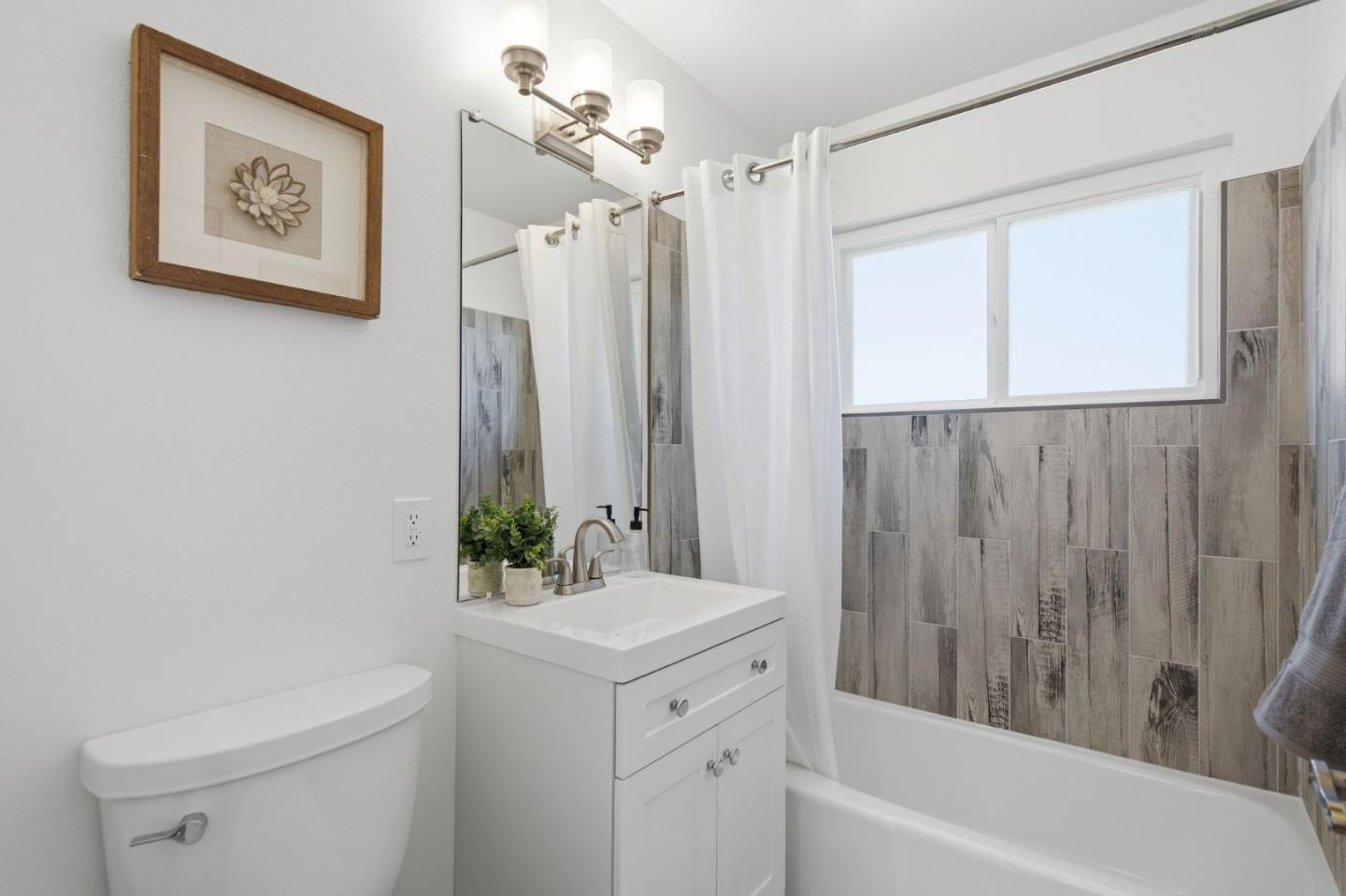 Photo #5: ML82045585 Listing: Photo #5