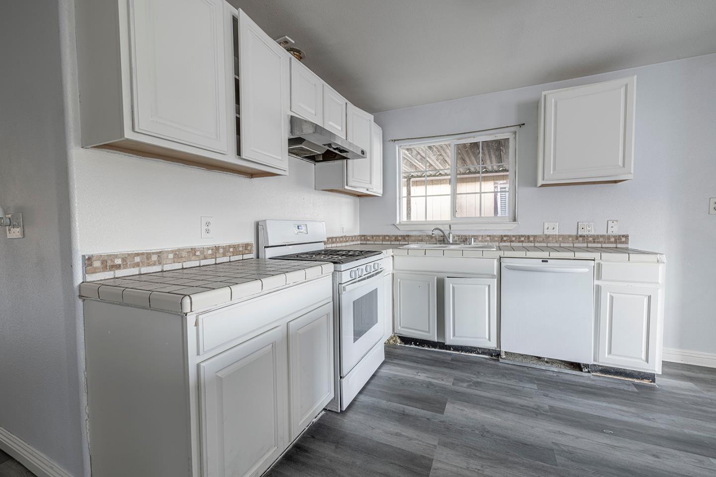 1 Appletree Ln 1