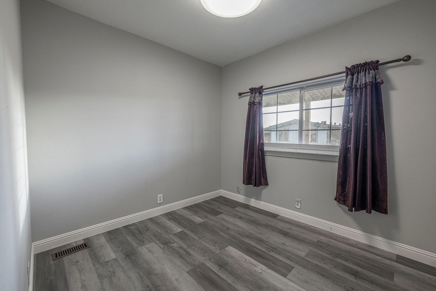 1 Appletree Ln 1