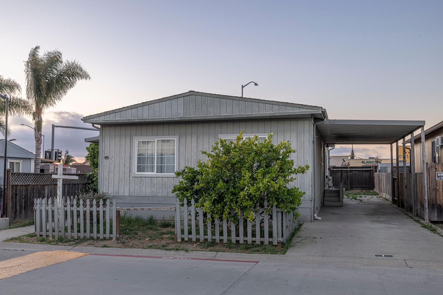 1 Appletree Ln 1