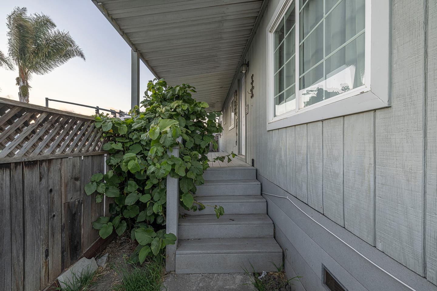 1 Appletree Ln 1
