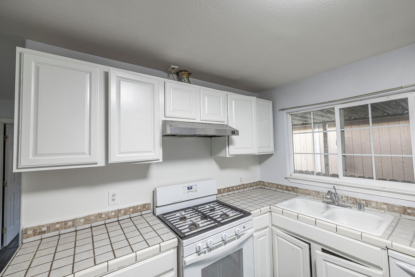 1 Appletree Ln 1