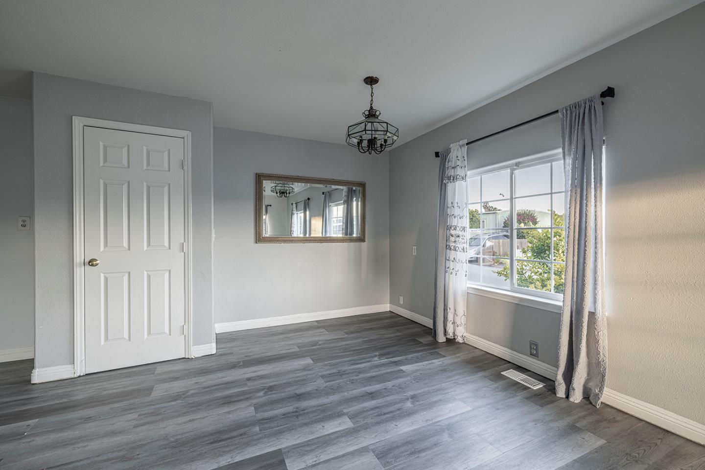 1 Appletree Ln 1