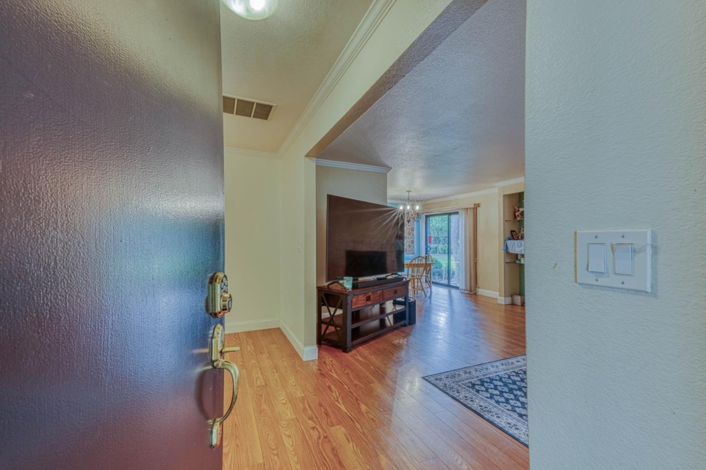 Photo #4: ML82045675 Listing: Photo #4