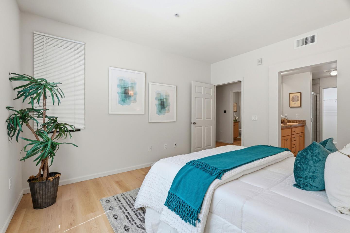 Photo #16: ML82045677 Listing: Photo #16