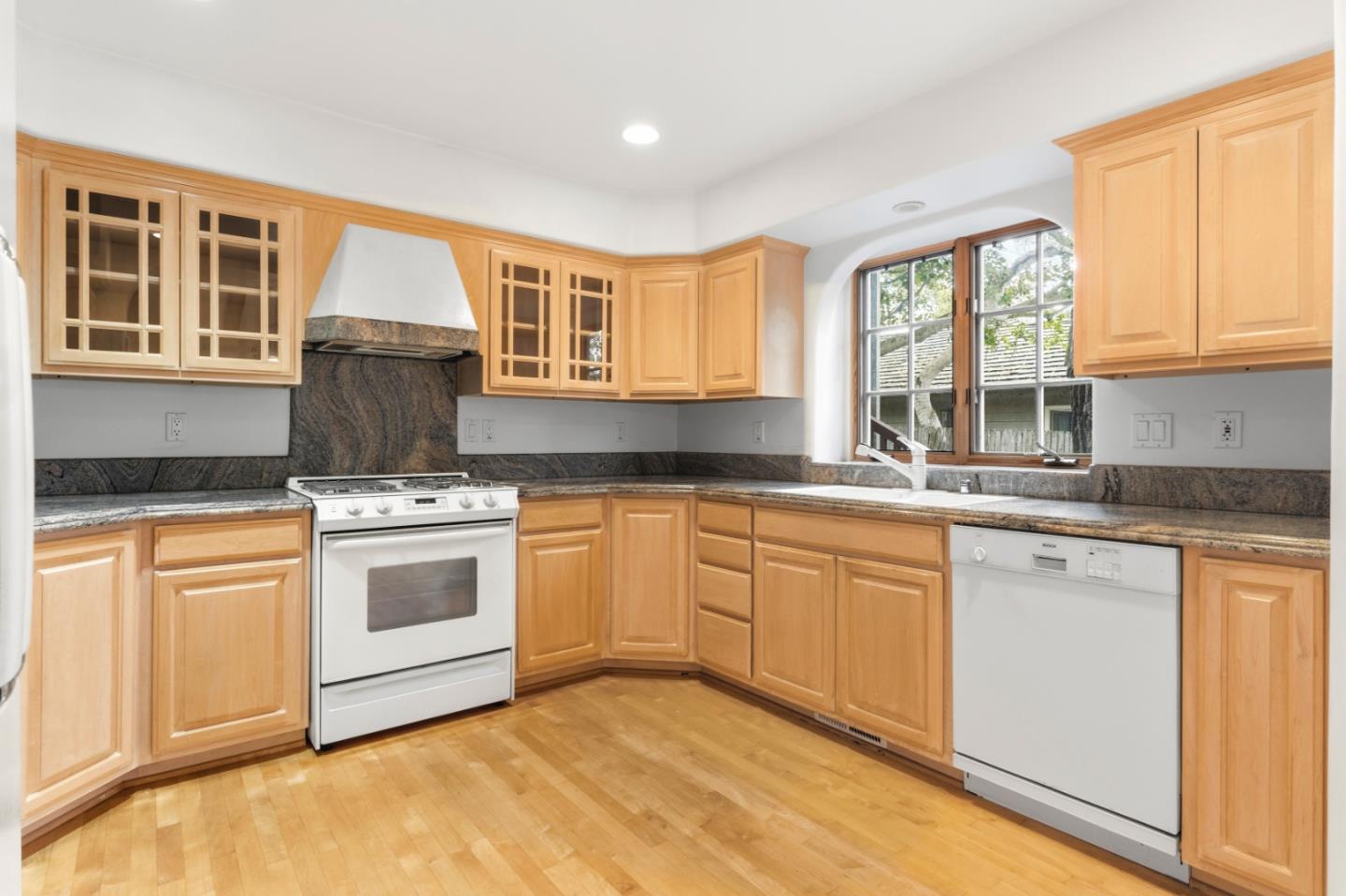 0 San Carlos, 2SW of 12th, Carmel, CA, 93923