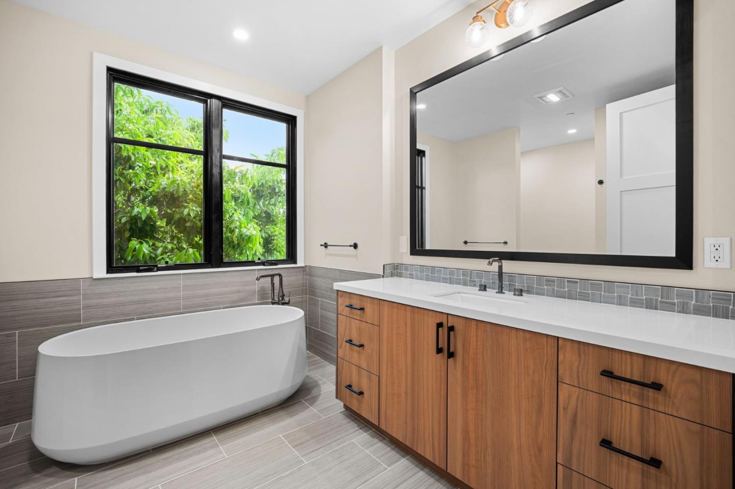Photo #23: ML82045829 Listing: Photo #23