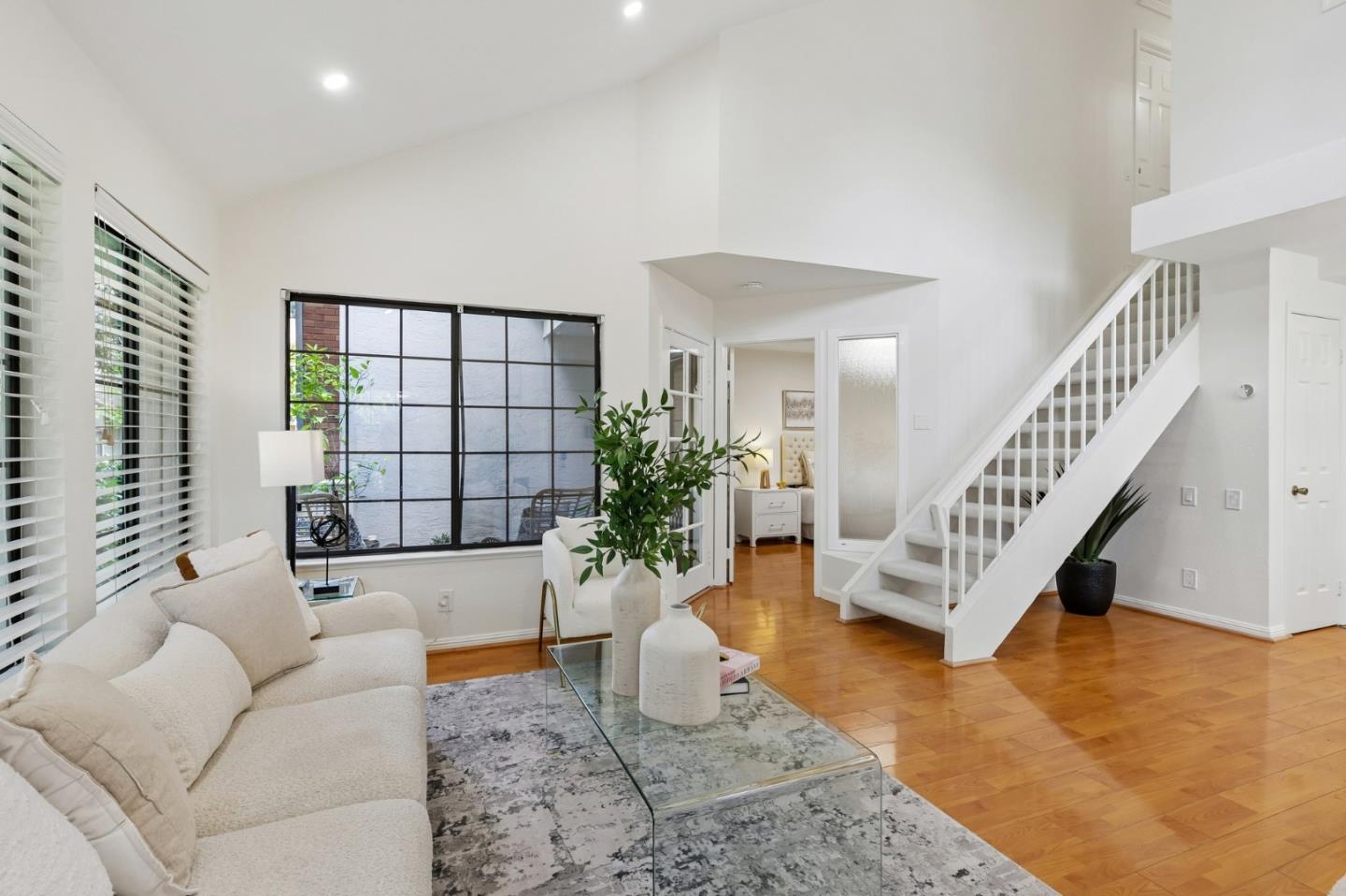 Photo #4: ML82045879 Listing: Photo #4