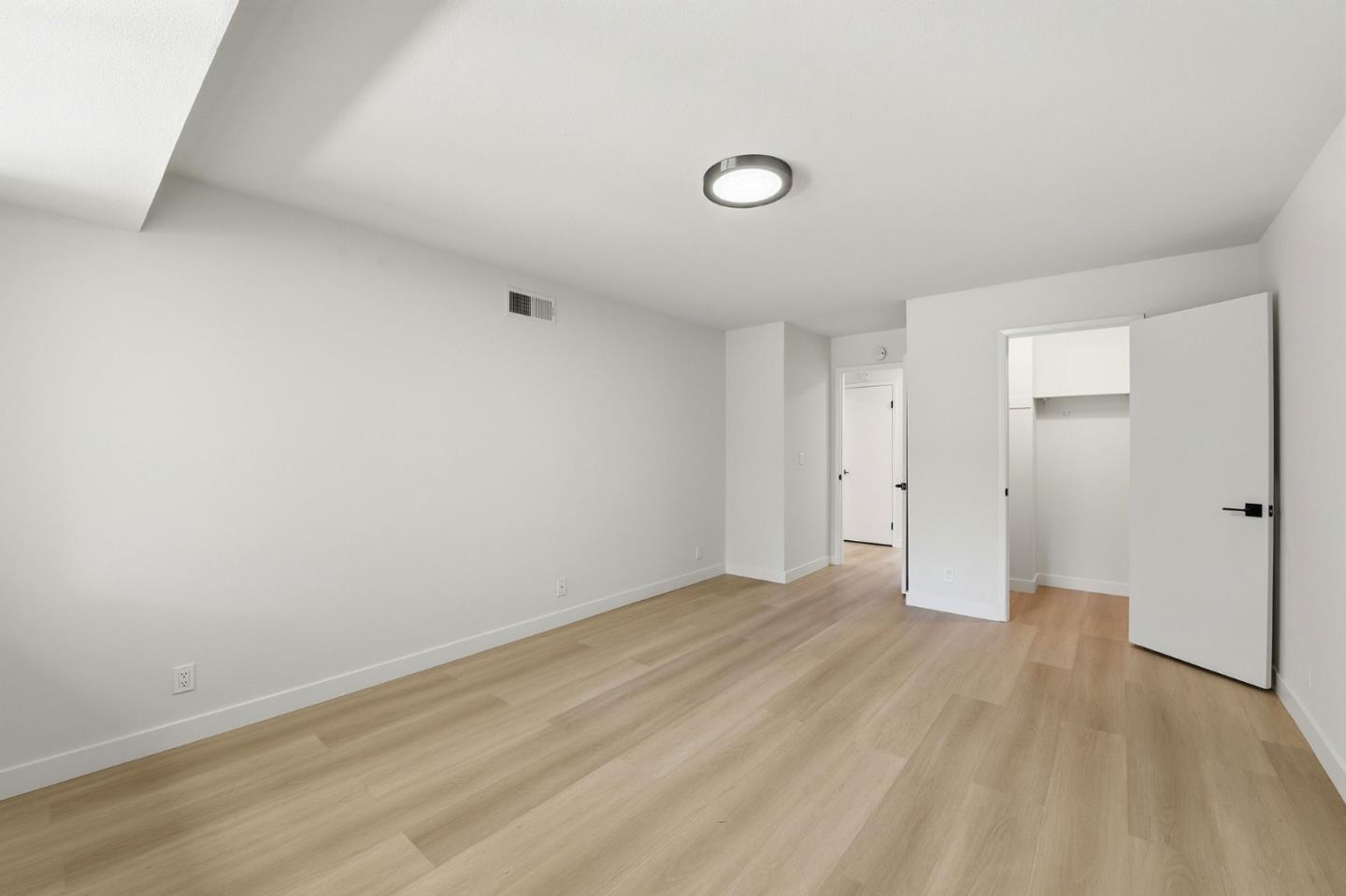 Photo #16: ML82045973 Listing: Photo #16