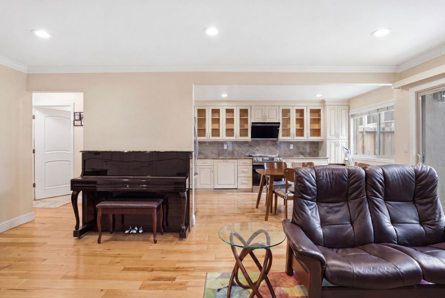 Photo #8: ML82046043 Listing: Photo #8