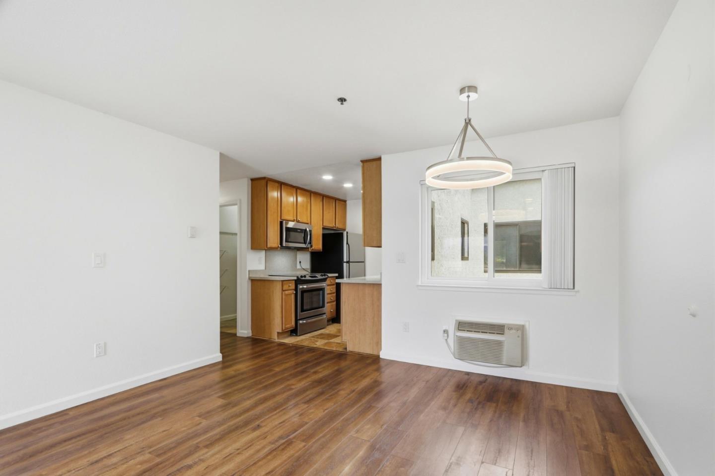 Photo #4: ML82046072 Listing: Photo #4