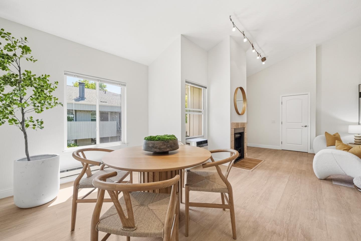 Photo #8: ML82046095 Listing: Photo #8