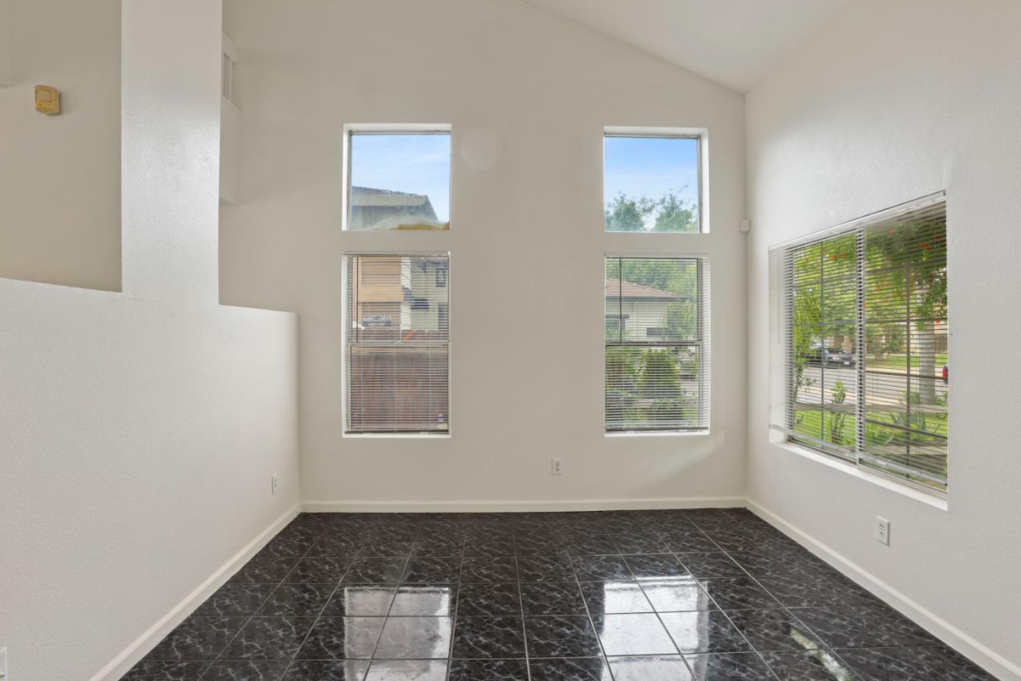 1888 Saint Lakes Way, Stockton, CA, 95206