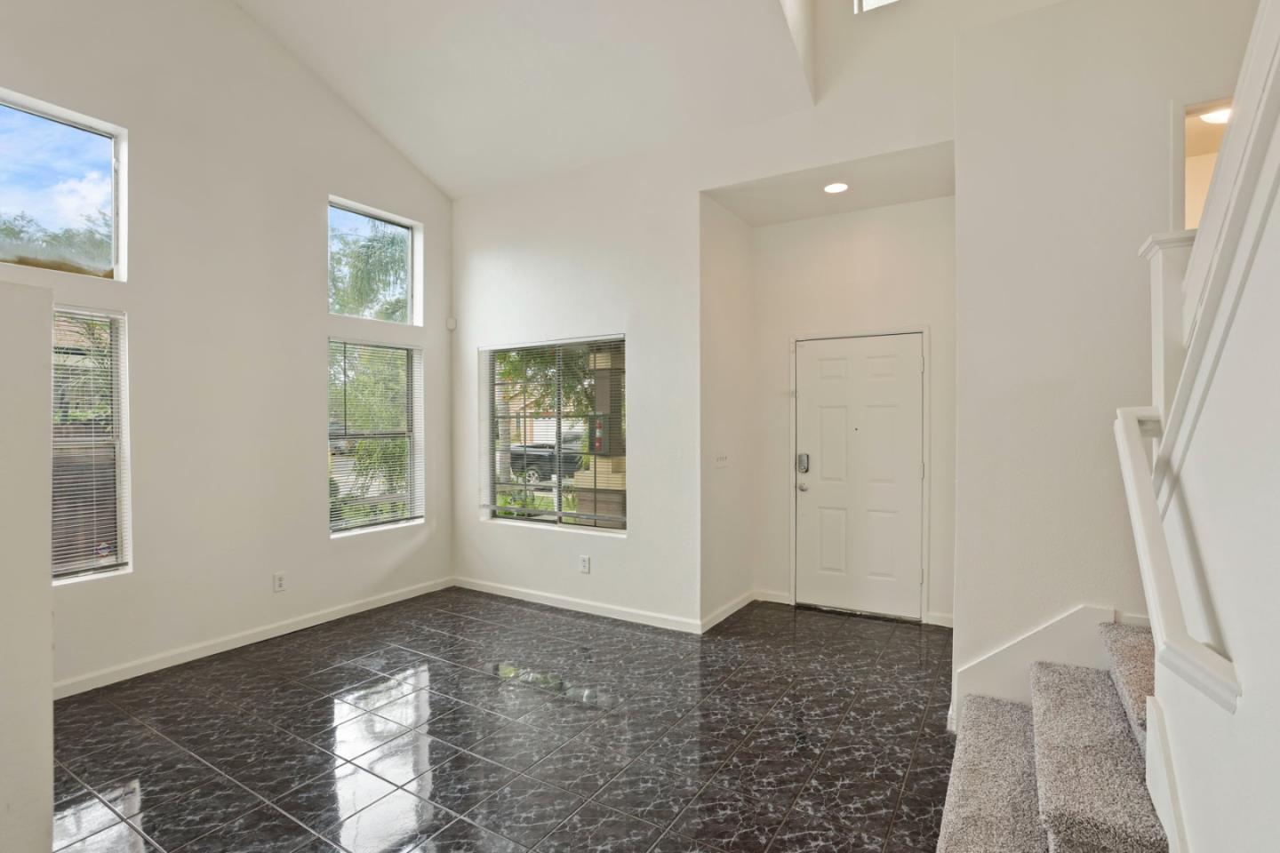 1888 Saint Lakes Way, Stockton, CA, 95206