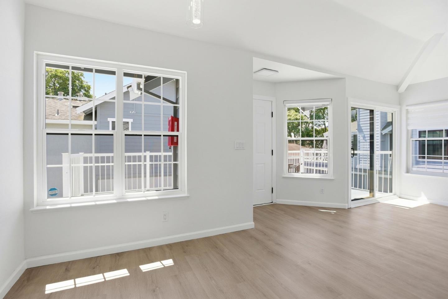 Front Image Thumbnail for ML82046266