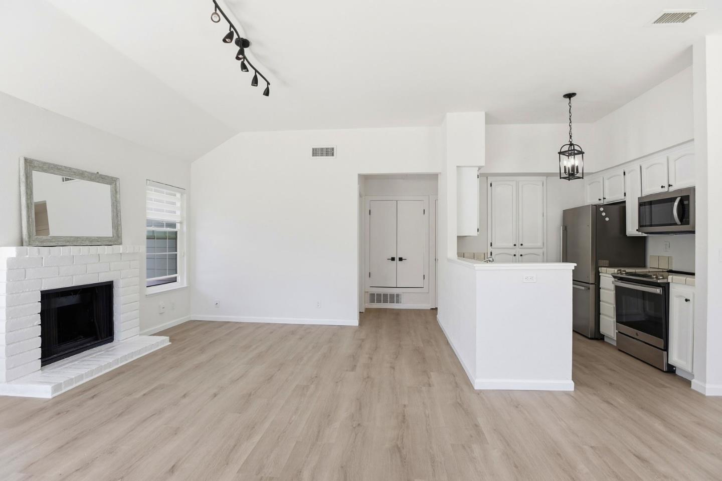 Photo #2: ML82046266 Listing: Photo #2
