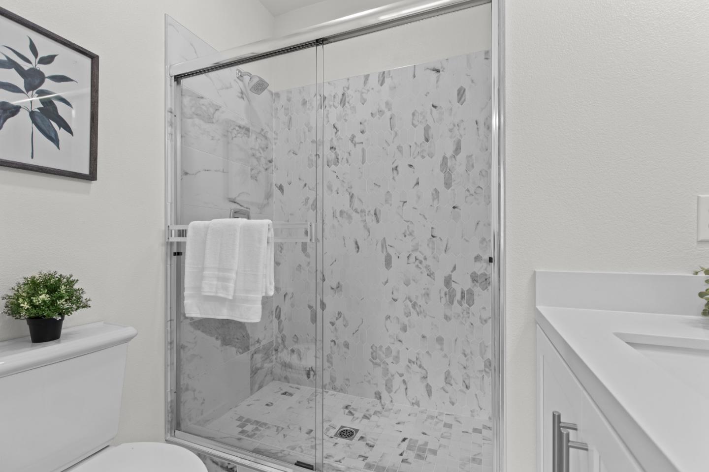Photo #17: ML82046267 Listing: Photo #17