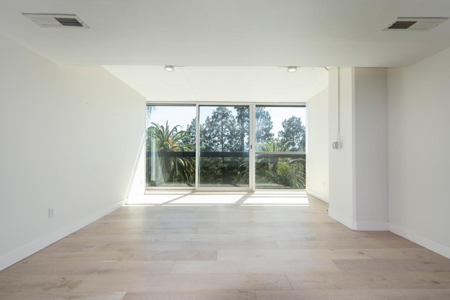Photo #5: ML82046398 Listing: Photo #5