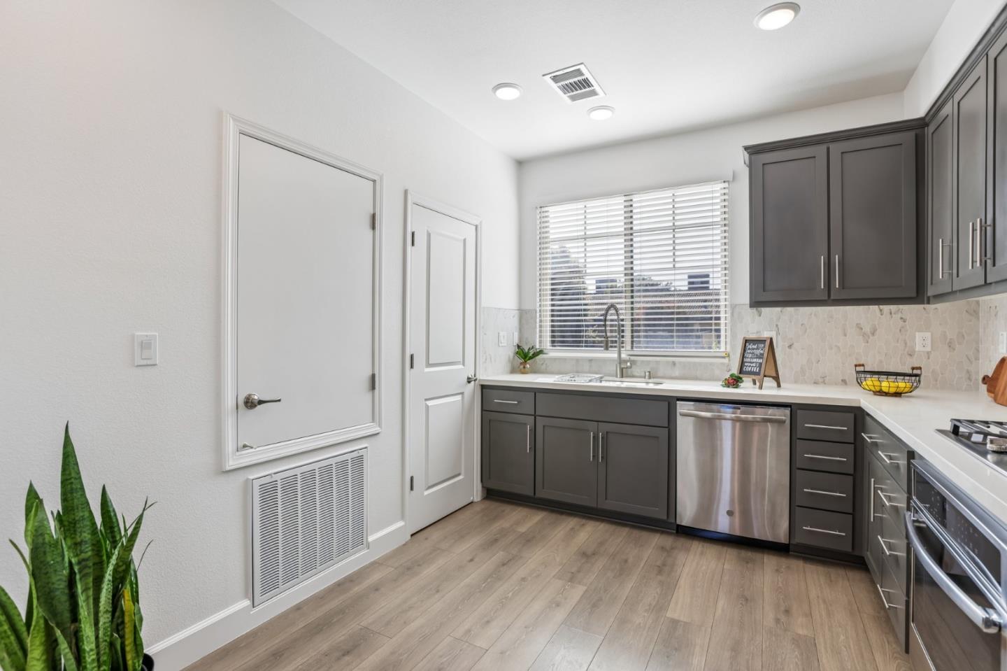 Photo #13: ML82046518 Listing: Photo #13