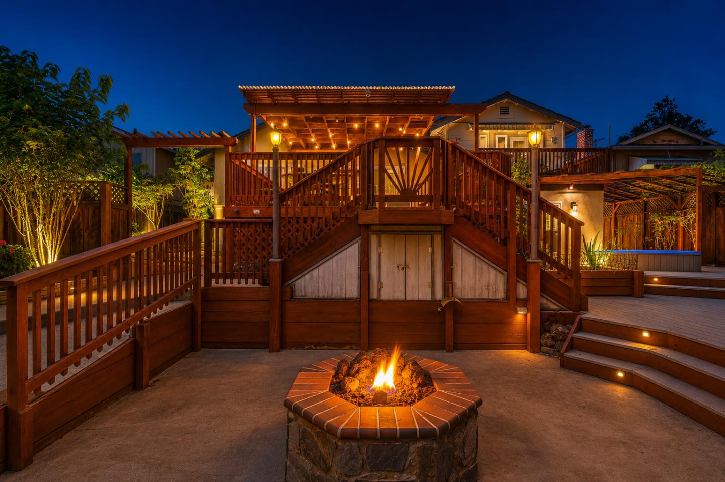 17529 Mayflower Dr