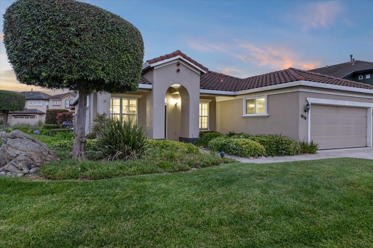 1858 Buckingham DR, SALINAS, CA 93906
