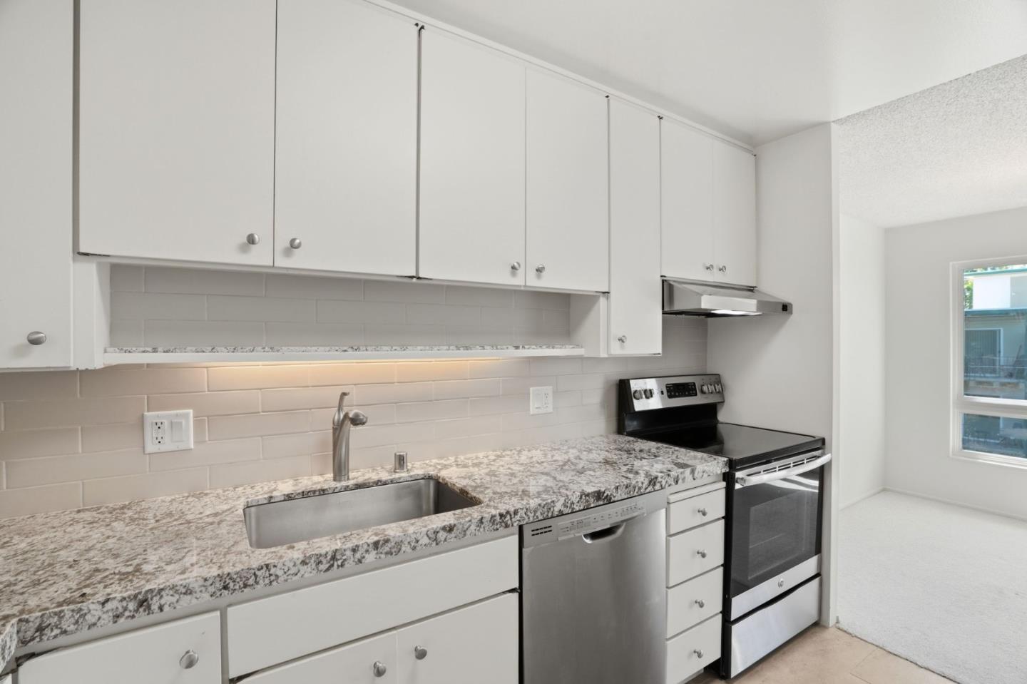 Photo #3: ML82046656 Listing: Photo #3