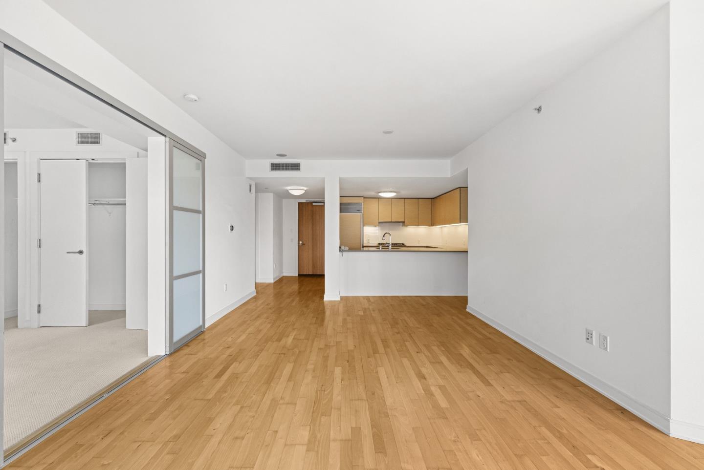 Front Image Thumbnail for ML82046678