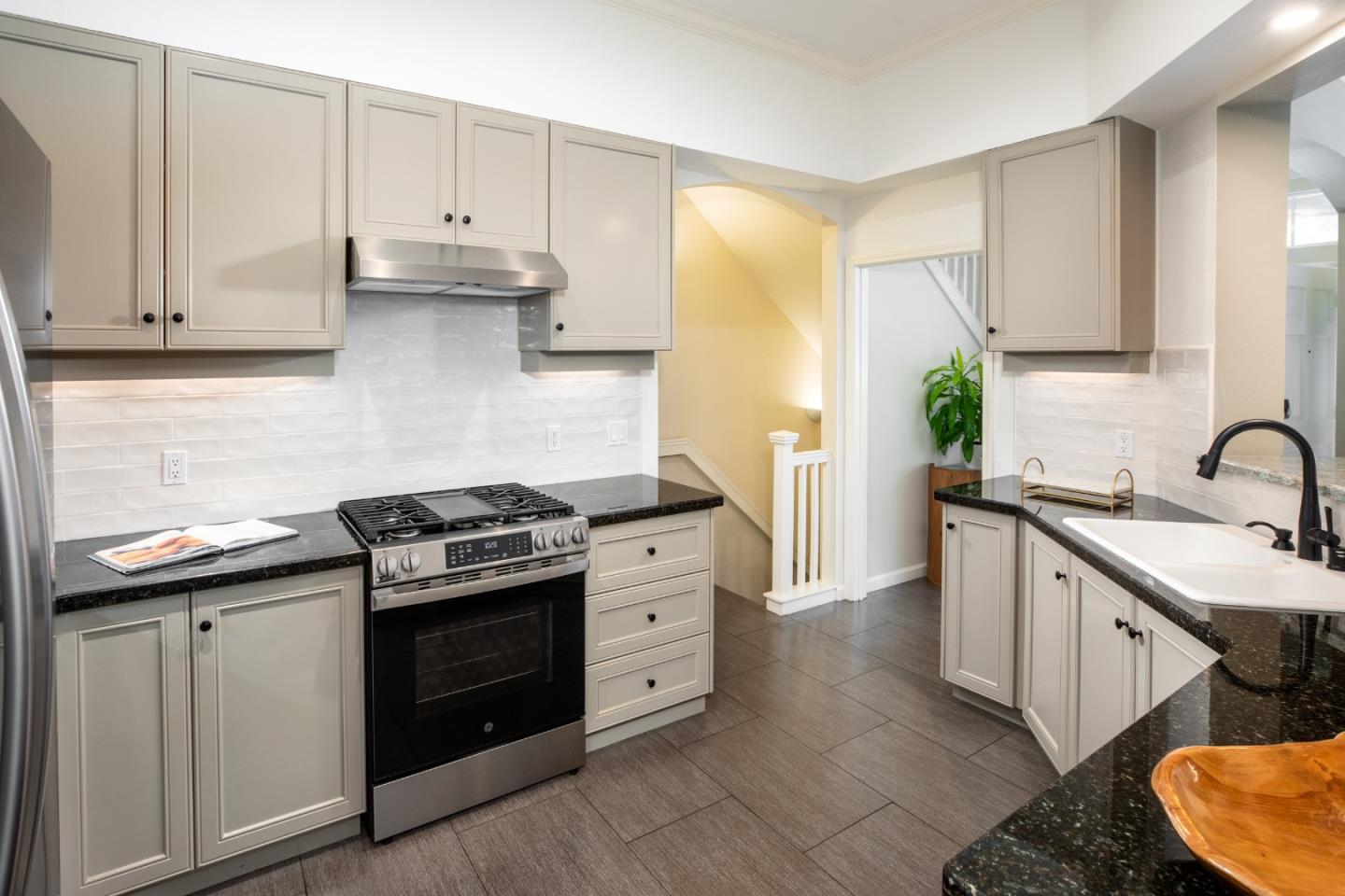 Photo #11: ML82046821 Listing: Photo #11