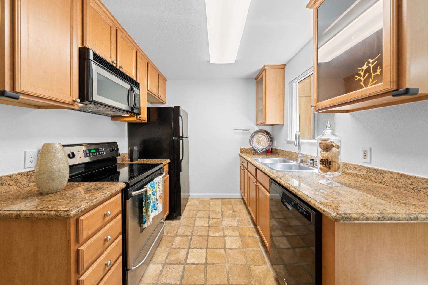 Photo #5: ML82046936 Listing: Photo #5