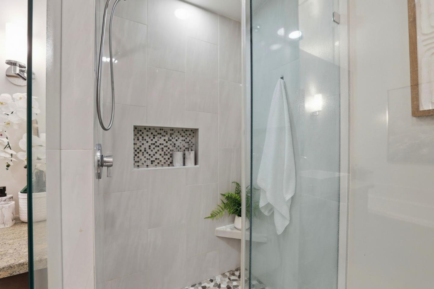 Photo #17: ML82047080 Listing: Photo #17