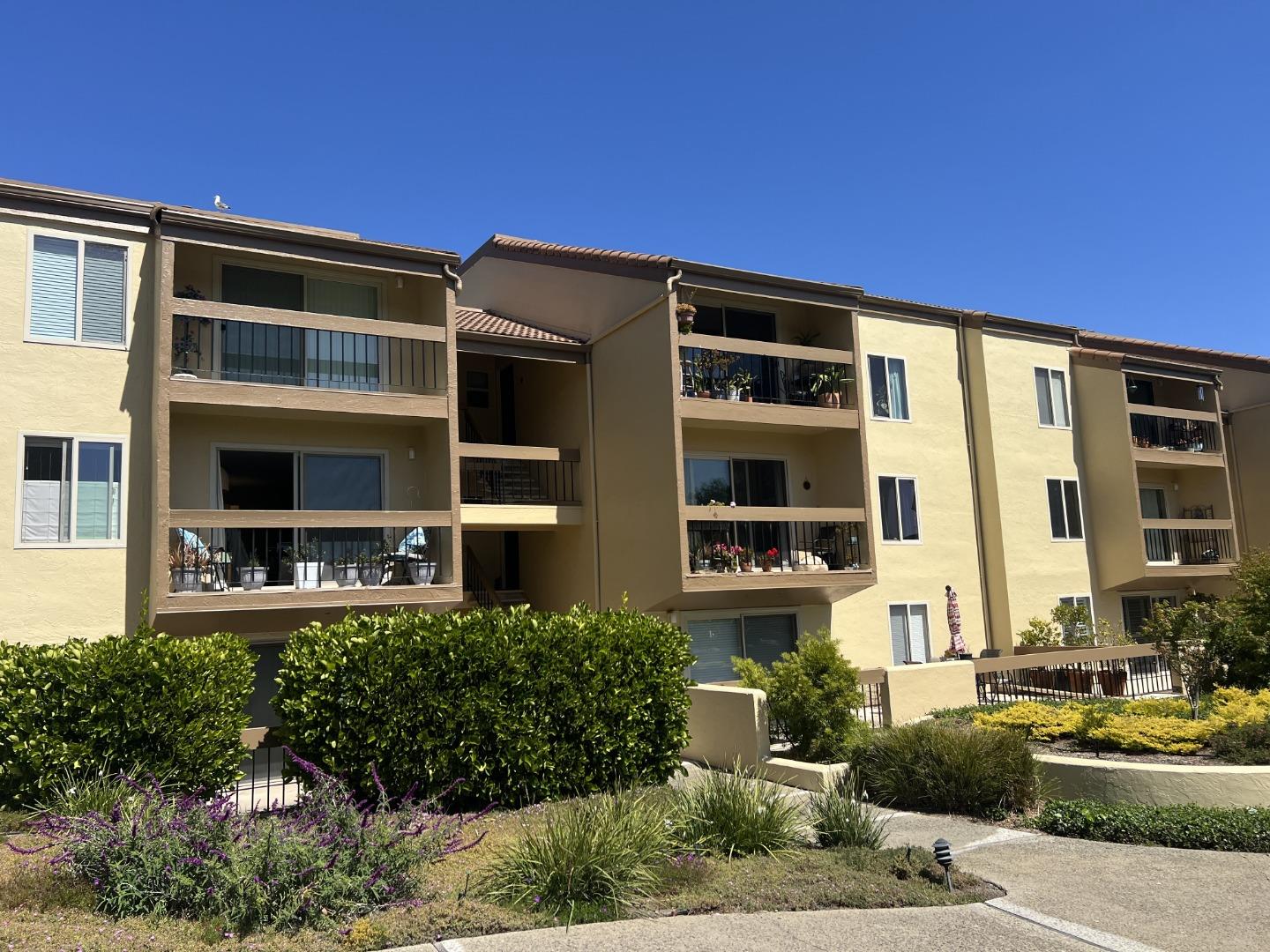 2308 Golden Oaks LN, Monterey, CA 93940, Photo 3