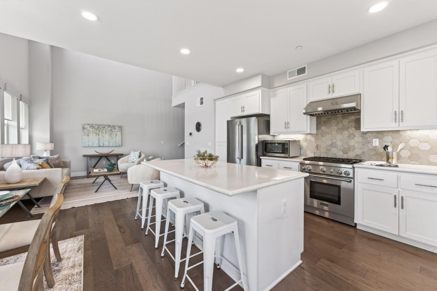Photo #5: ML82047210 Listing: Photo #5