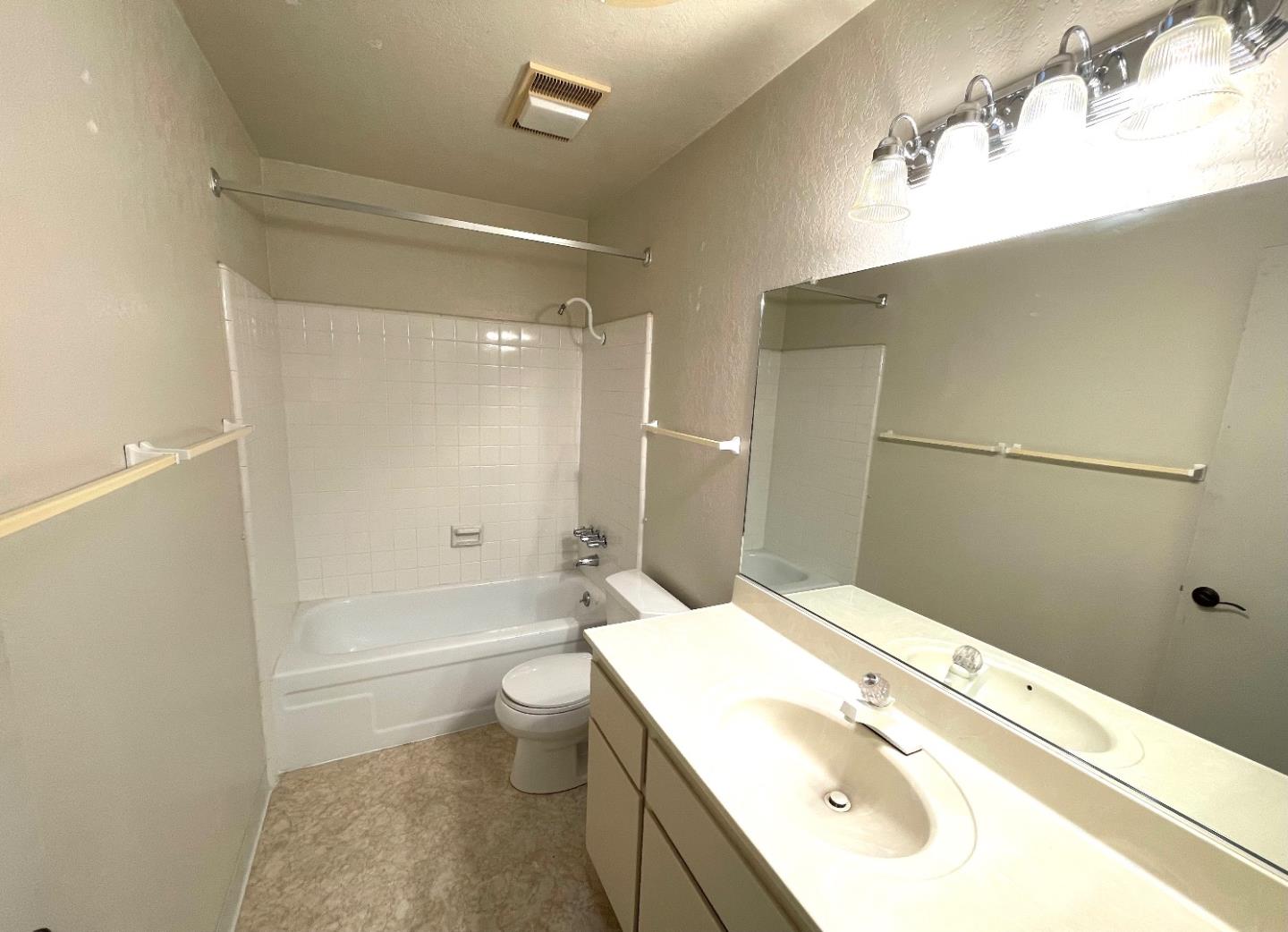 Photo #11: ML82047341 Listing: Photo #11