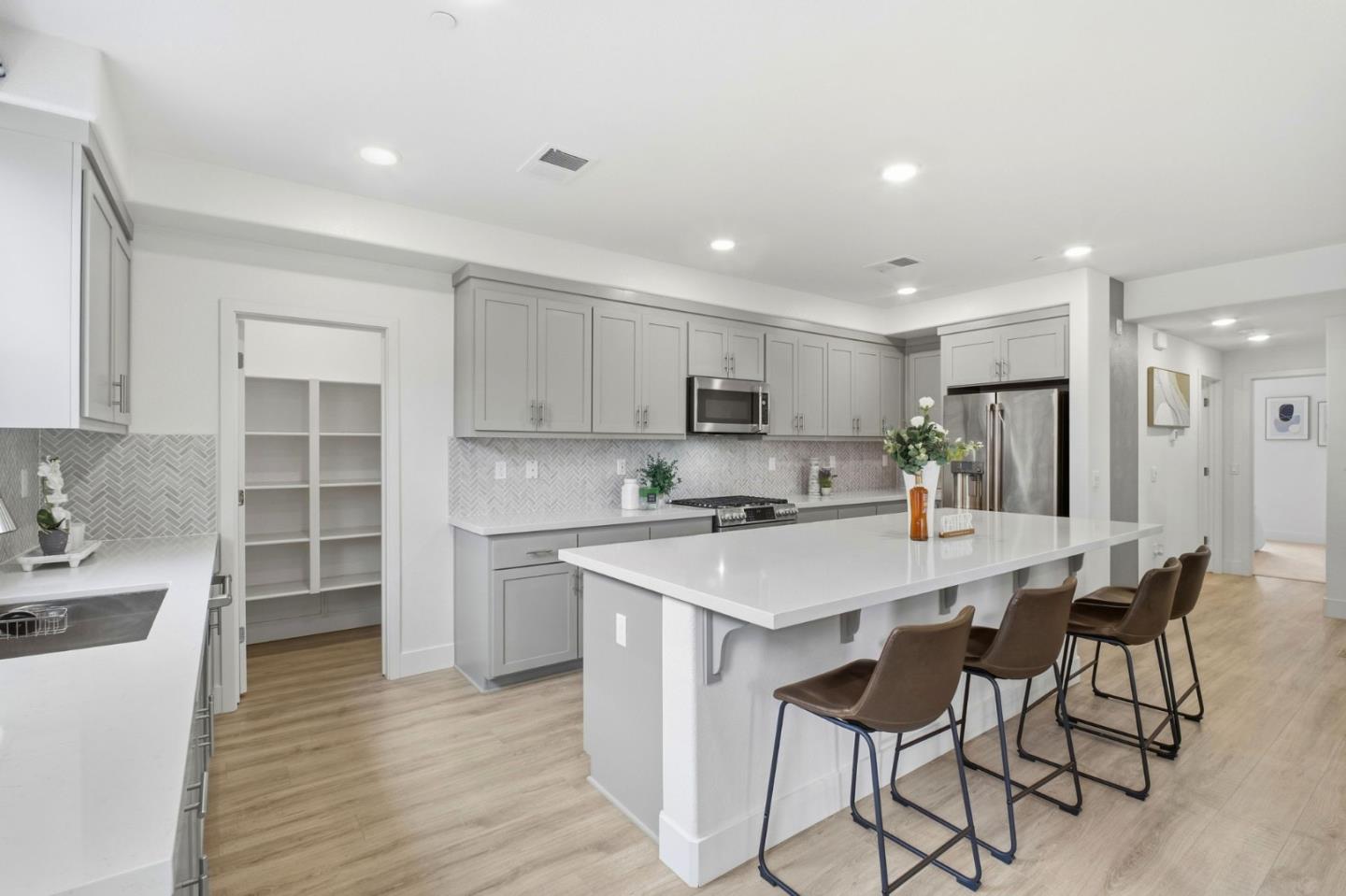 385 Line ST, Hayward, CA 94544, Photo 7