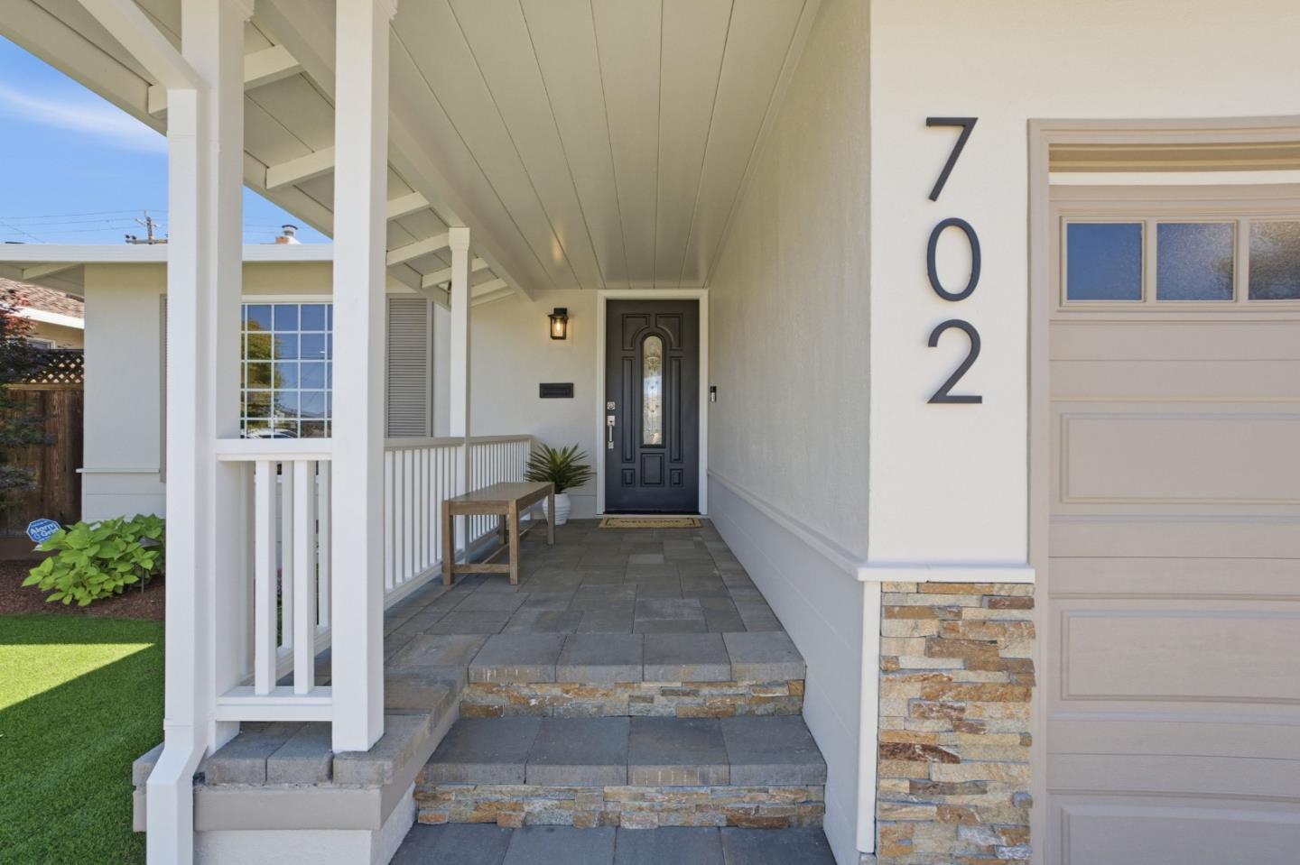 Front Image Thumbnail for ML82047403