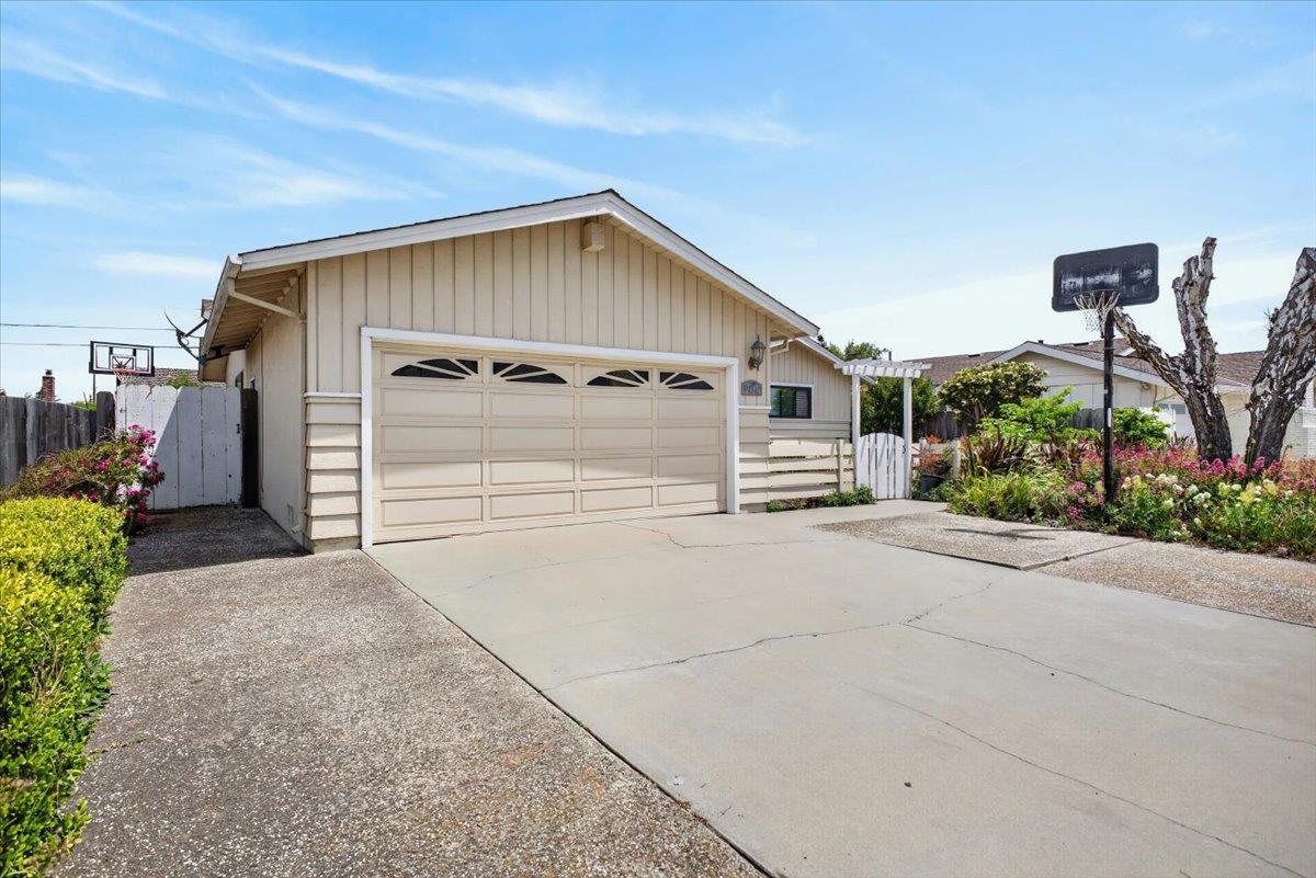 251 La Mesa DR, Salinas, CA 93901, Photo 2