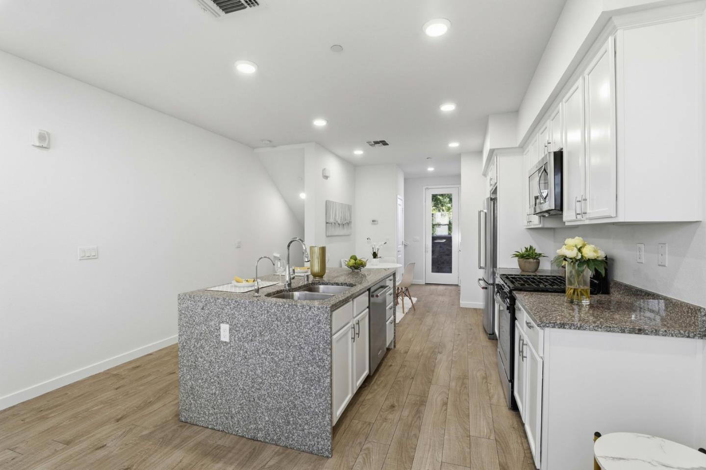 Photo #6: ML82047586 Listing: Photo #6