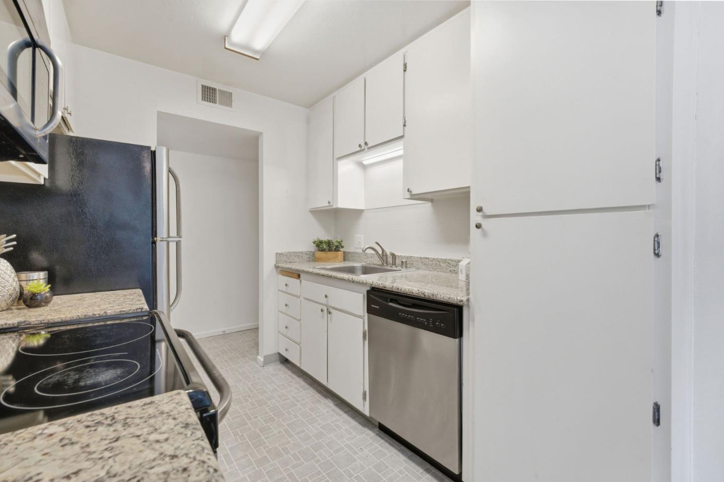 Photo #7: ML82047900 Listing: Photo #7
