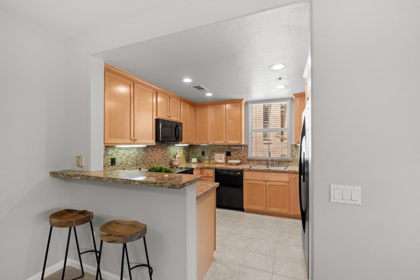 Photo #5: ML82048072 Listing: Photo #5