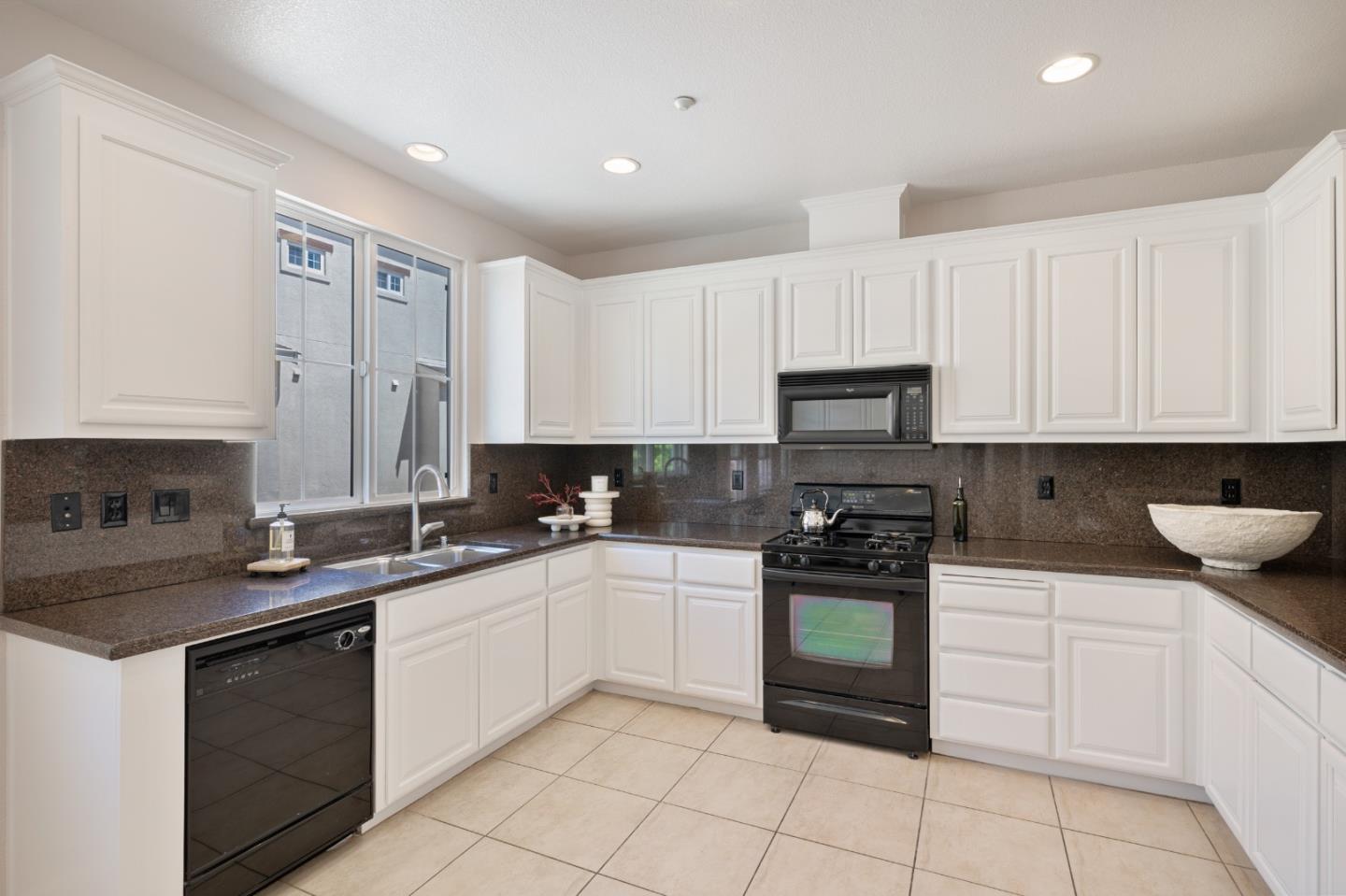 Photo #10: ML82048097 Listing: Photo #10