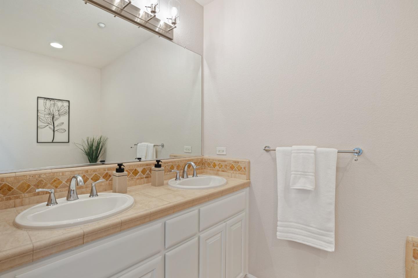 Photo #16: ML82048097 Listing: Photo #16