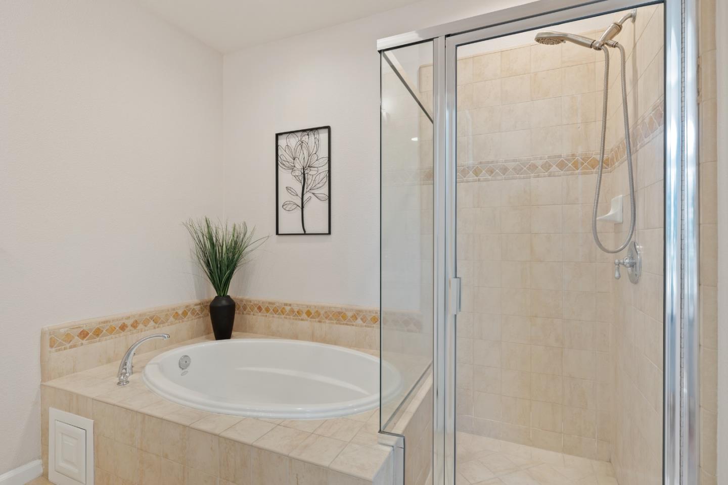 Photo #17: ML82048097 Listing: Photo #17