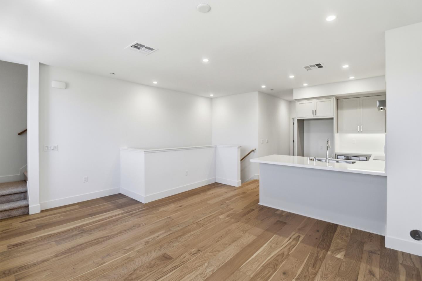 Photo #4: ML82048099 Listing: Photo #4