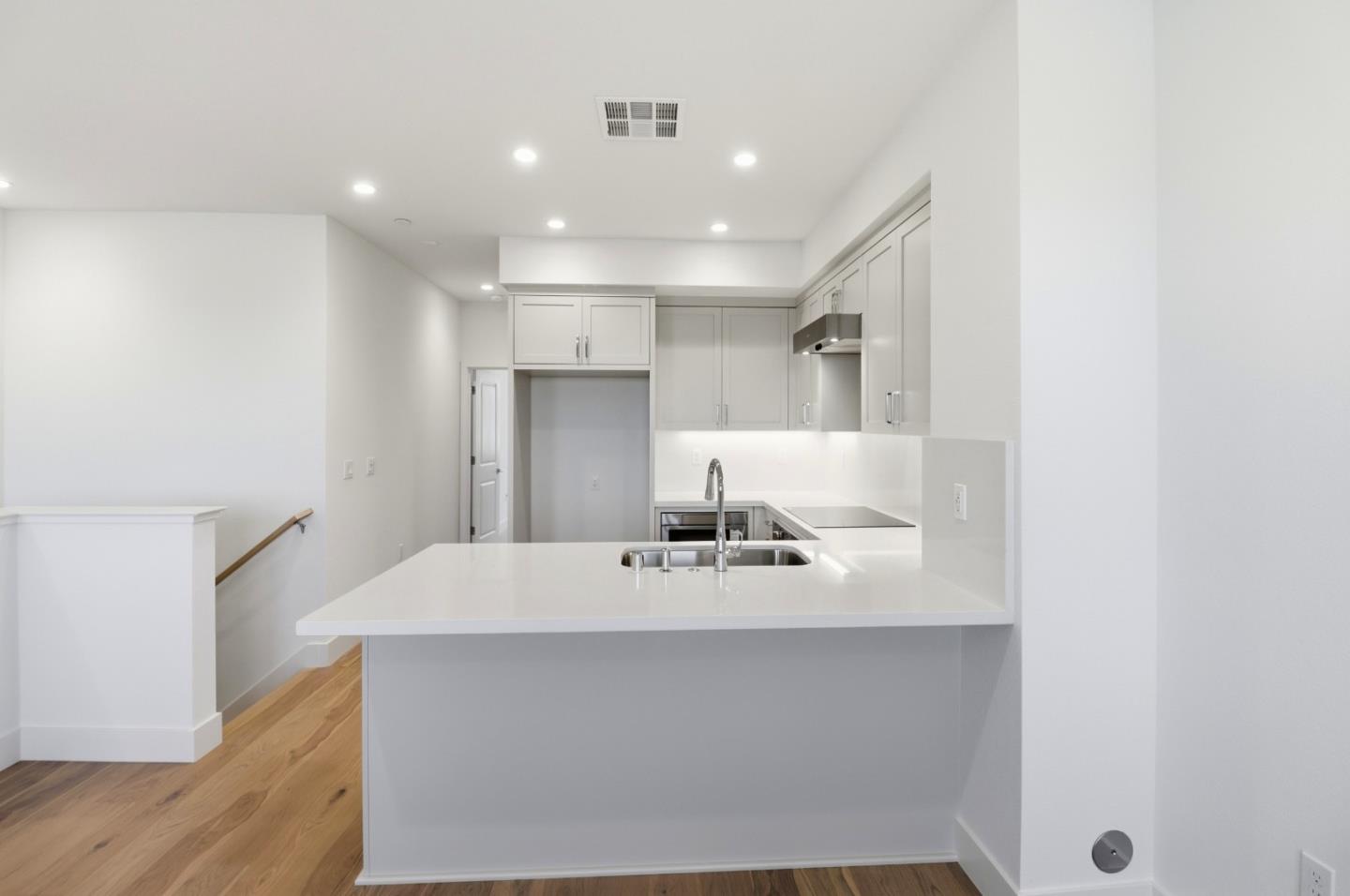 Photo #8: ML82048099 Listing: Photo #8