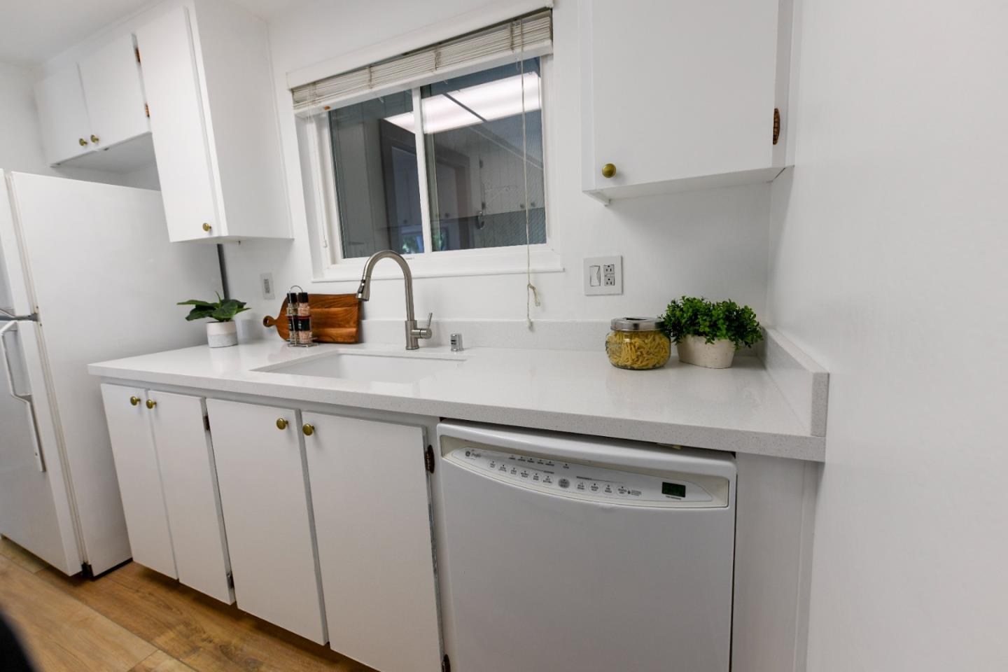 Photo #5: ML82048136 Listing: Photo #5