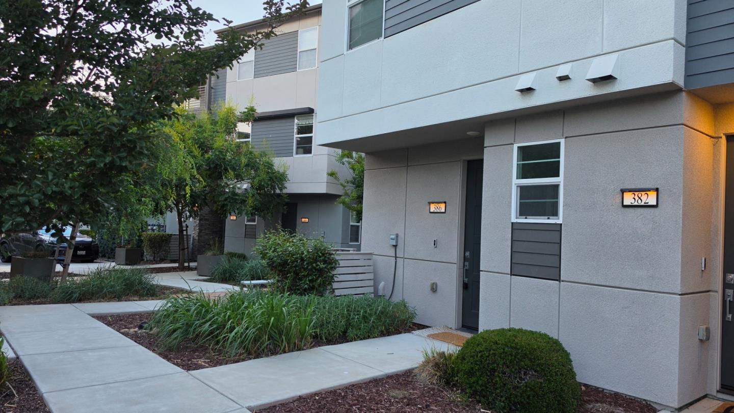 386 Rhythm LN, Hayward, CA 94544, Photo 2