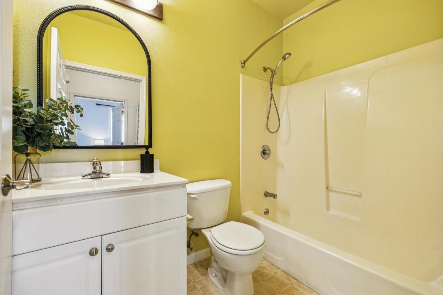 Photo #16: ML82048190 Listing: Photo #16